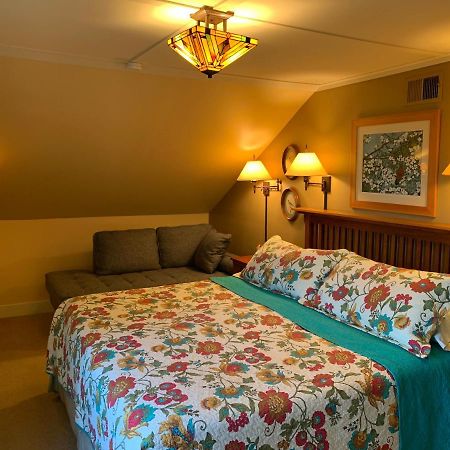 Kangaroo House Bed & Breakfast Eastsound Exterior photo