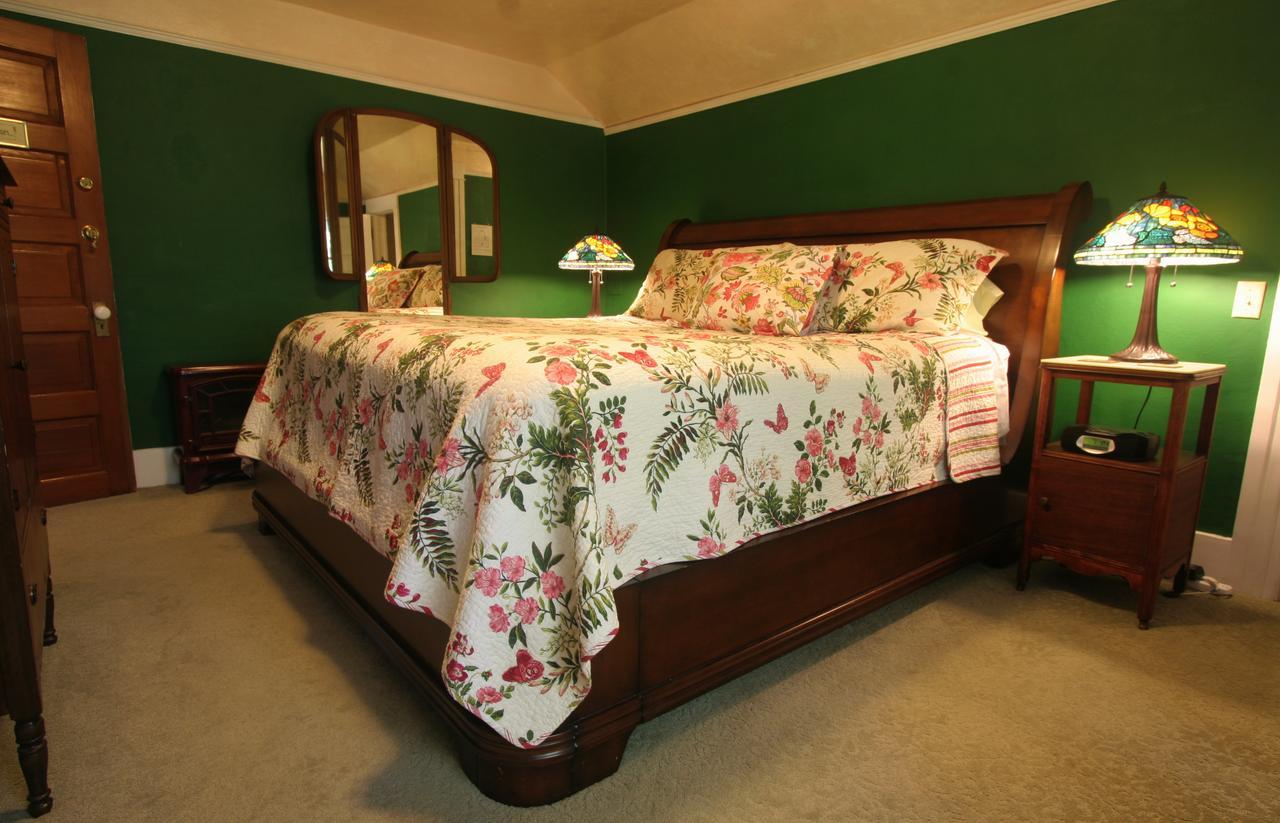 Kangaroo House Bed & Breakfast Eastsound Exterior photo