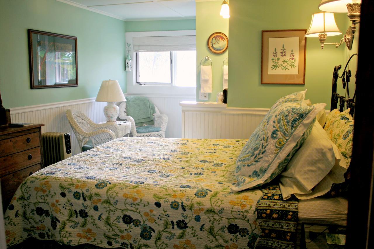 Kangaroo House Bed & Breakfast Eastsound Exterior photo