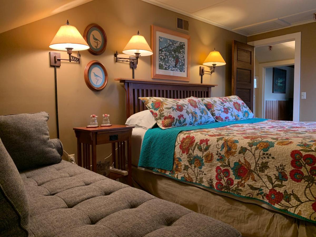Kangaroo House Bed & Breakfast Eastsound Exterior photo